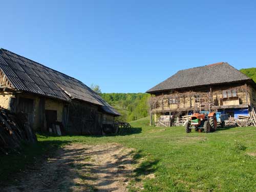Foto Vremuri noi in Salnita (c) Petru Goja